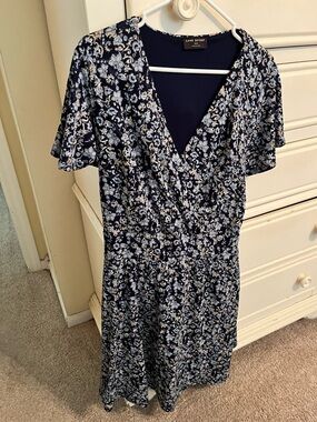 Lane Bryant Navy and White Floral Faux-Wrap in 18/20